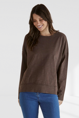 Roxette Tee - Chocolate | Betty Basics