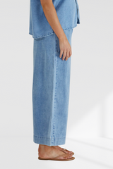 Saffra Relax Leg Jean - Medium Wash