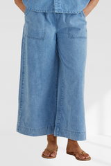 Saffra Relax Leg Jean - Medium Wash