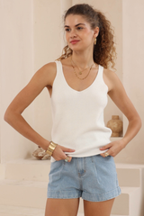 Emma light weight knit- white