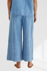 Saffra Relax Leg Jean - Medium Wash