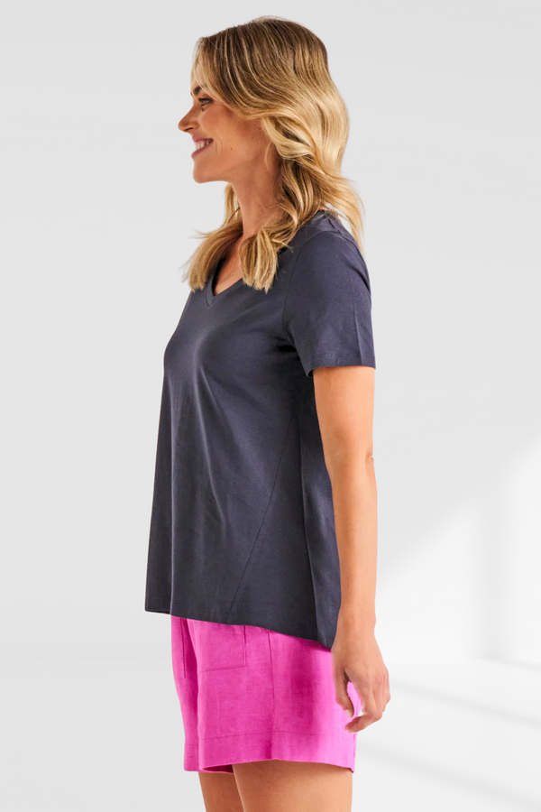 Luella Tee - coal  | Betty Basics