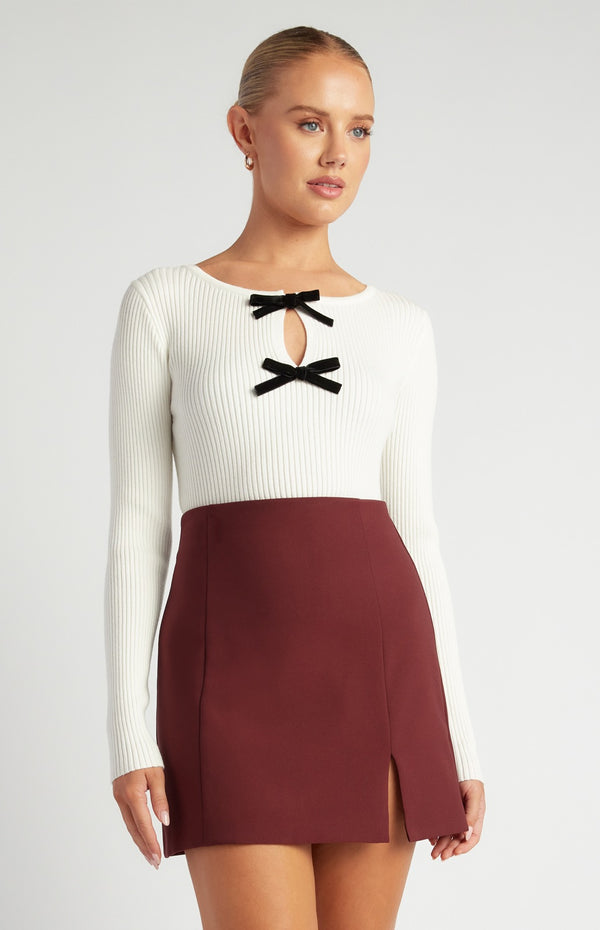 Sally Bow Knit- white